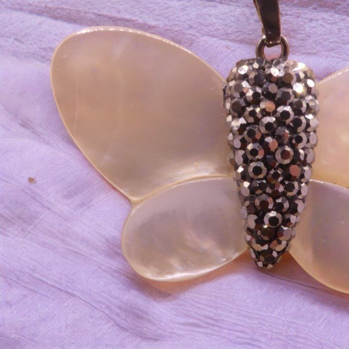 Collier Nacre Papillon